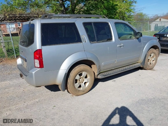 2006 Nissan Pathfinder SE with VIN 5N1AR18W06C625090, listed as a IAAI auction lot 42033313 with 263,131 mi miles. Bid and sale history available at carsss.com. Image 4.