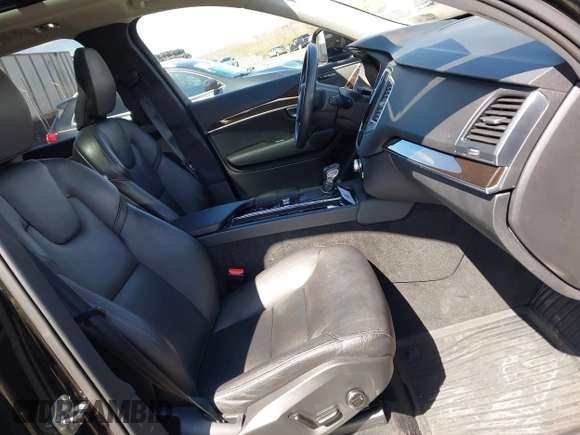 2019 Volvo XC90 Momentum with VIN YV4A22PK0K1424421, listed as a IAAI auction lot 41965642 with 78,135 mi miles. Bid and sale history available at carsss.com. Image 5.