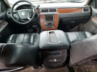 2007 Chevrolet Suburban LTZ with VIN 1GNFK16Y17R359216, listed as a Copart auction lot 71832284 with 0 mi miles and Salvage Title. Bid and sale history available at carsss.com. Image 8.