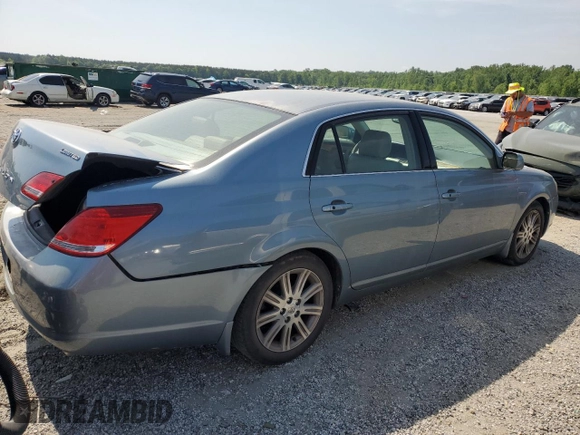 2005 Toyota Avalon XL z VIN 4T1BK36B95U005898, wystawiony jako Copart lot #54469595 z przebiegiem 176 901 mil mil oraz Szkoda całkowita • Salvage title. Historia ofert i sprzedaży dostępna na DreamBid. Obrazek 3.