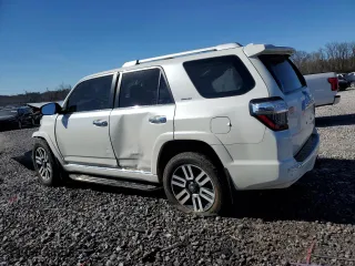 2018 Toyota 4Runner SR5 with VIN JTEZU5JR8J5188322, listed as a Copart auction lot 44978435 with 93,411 mi miles and Salvage Title. Bid and sale history available at carsss.com. Image 2.