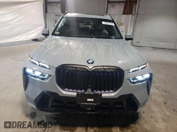 2023 BMW X7 xDrive40i z VIN 5UX23EM00P9P28204, wystawiony jako Copart lot #50878745 z przebiegiem 25 142 mil mil oraz Szkoda całkowita • Salvage title. Historia ofert i sprzedaży dostępna na DreamBid. Obrazek 5.