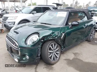 2019 MINI Convertible Cooper S z VIN WMWWG9C5XK3E40620, wystawiony jako IAAI lot #42379122 z przebiegiem 5 496 mil mil oraz . Historia ofert i sprzedaży dostępna na DreamBid. Obrazek 2.