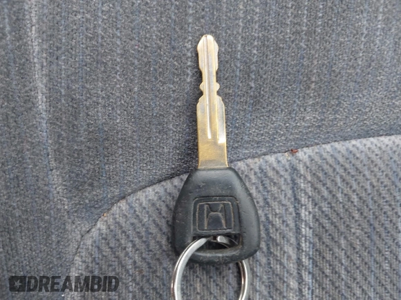 2000 Honda Accord DX z VIN 1HGCF8643YA095133, wystawiony jako IAAI lot #42377541 z przebiegiem 137 515 mil mil oraz . Historia ofert i sprzedaży dostępna na DreamBid. Obrazek 11.