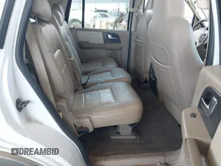 2003 Ford Expedition Eddie Bauer z VIN 1FMPU17L83LC21028, wystawiony jako IAAI lot #42393882 z przebiegiem 234 568 mil mil oraz . Historia ofert i sprzedaży dostępna na DreamBid. Obrazek 8.