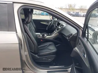 2016 Lincoln MKX Select with VIN 2LMTJ8KR9GBL57397, listed as a IAAI auction lot 42104585 with 286,562 mi miles. Bid and sale history available at carsss.com. Image 5.