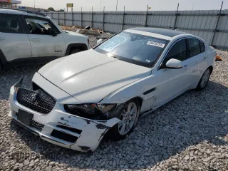 2018 Jaguar XE 25t Premium with VIN SAJAD4FX0JCP37589, listed as a Copart auction lot 69475724 with 47,334 mi miles and Salvage Title. Bid and sale history available at carsss.com. Image 1.