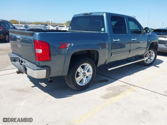 2010 Chevrolet Silverado 1500 LT with VIN 3GCRKSE33AG251396, listed as a IAAI auction lot 41773362 with 176,979 mi miles. Bid and sale history available at carsss.com. Image 4.