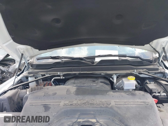 2024 Ram 2500 Tradesman z VIN 3C6UR5HJ2RG234917, wystawiony jako IAAI lot #42247031 z przebiegiem 26 718 mil mil oraz . Historia ofert i sprzedaży dostępna na DreamBid. Obrazek 10.