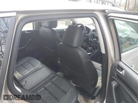 2014 Volkswagen Jetta TDI w/Sunroof & Nav with VIN 3VWPL7AJ9EM616612, listed as a IAAI auction lot 41354489 with 131,281 mi miles and . Bid and sale history available at DreamBid. Image 8.