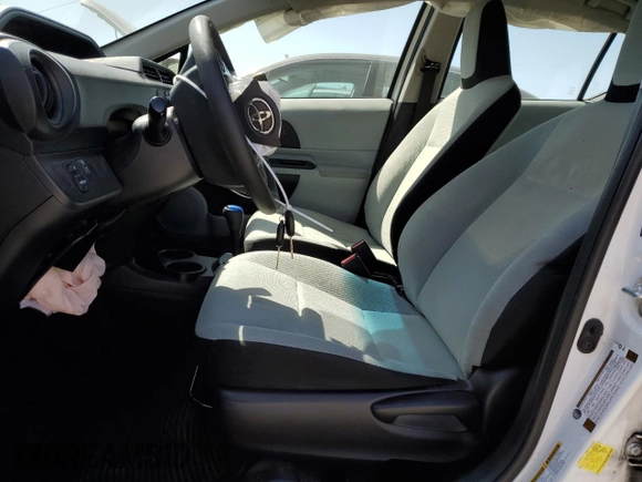 2014 Toyota Prius One with VIN JTDKDTB3XE1564570, listed as a Copart auction lot 55729525 with 141,473 mi miles and Clean Title. Bid and sale history available at DreamBid. Image 7.