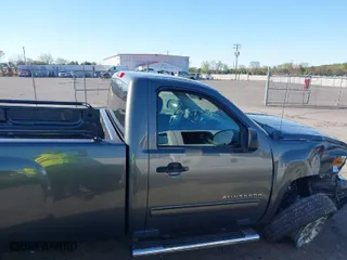 2011 Chevrolet Silverado 1500 LT with VIN 1GCNKSE09BF188909, listed as a IAAI auction lot 42027508 with 134,655 mi miles. Bid and sale history available at carsss.com. Image 13.