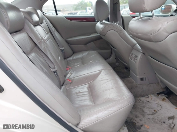 2003 Lexus ES 300 with VIN JTHBF30G330137880, listed as a IAAI auction lot 42074863 with 232,533 mi miles. Bid and sale history available at carsss.com. Image 8.