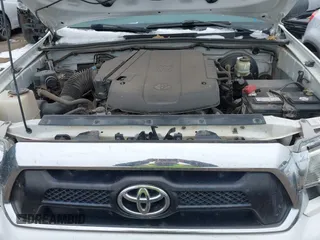 2015 Toyota Tacoma z VIN 5TFLU4EN5FX118378, wystawiony jako IAAI lot #41609943 z przebiegiem 121 640 mil mil oraz . Historia ofert i sprzedaży dostępna na DreamBid. Obrazek 10.