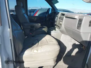 2004 GMC Savana Cargo Van YF7 Upfitter with VIN 1GDFG15T741231326, listed as a IAAI auction lot 41114249 with 291,492 mi miles. Bid and sale history available at carsss.com. Image 5.