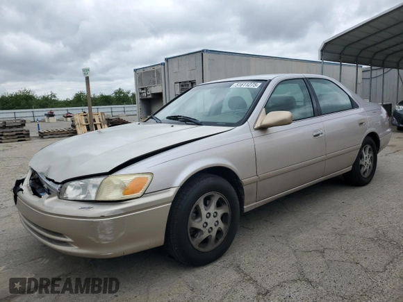 2000 Toyota Camry CE with VIN 4T1BG22K1YU621861, listed as a Copart auction lot 51611275 with 153,153 mi miles and Salvage Title. Bid and sale history available at carsss.com. Image 1.
