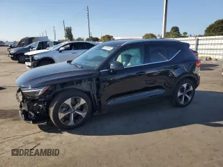 2023 Volvo XC40 Ultimate Bright Theme с VIN YV4L12UA6P2050213, выставлен на аукционе Copart как лот 46786105 с пробегом 5 504 миль миль и Списание • Salvage title. История ставок и продаж доступна на DreamBid. Изображение 1.