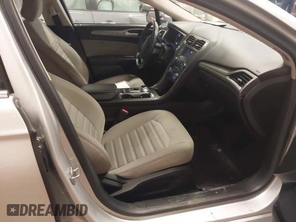 2018 Ford Fusion S with VIN 3FA6P0G71JR226550, listed as a IAAI auction lot 41811203 with 72,245 mi miles. Bid and sale history available at carsss.com. Image 5.