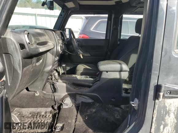 2016 Jeep Wrangler Unlimited Sport RHD with VIN 1C4BJWKG2GL271671, listed as a Copart auction lot 53935675 with 127,784 mi miles and Non repairable. Bid and sale history available at DreamBid. Image 7.