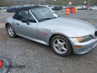 1997 BMW 3 Series 1.9L with VIN 4USCH7322VLB82833, listed as a IAAI auction lot 41981003 with 150,956 mi miles. Bid and sale history available at carsss.com. Image 1.