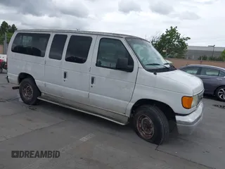 2006 Ford Econoline Passenger XL with VIN 1FBNE31L56HA25492, listed as a IAAI auction lot 42059914 with 151,804 mi miles. Bid and sale history available at carsss.com. Image 1.