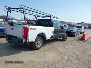 2011 Ford F-250 XL with VIN 1FT7X2B61BEA33568, listed as a IAAI auction lot 41692557 with 177,689 mi miles and . Bid and sale history available at DreamBid. Image 4.