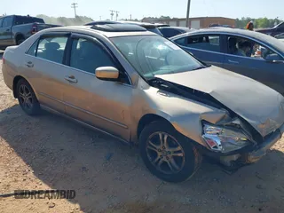 2006 Honda Accord EX-L z VIN 1HGCM56846A038055, wystawiony jako IAAI lot #42054400 z przebiegiem 334 562 mil mil oraz . Historia ofert i sprzedaży dostępna na DreamBid. Obrazek 1.