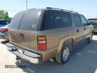 2004 Chevrolet Suburban LT with VIN 1GNEC16Z64J117498, listed as a IAAI auction lot 42005973 with 246,938 mi miles. Bid and sale history available at carsss.com. Image 4.