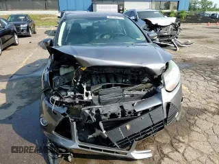 2013 Ford Focus SE with VIN 1FADP3F28DL333256, listed as a Copart auction lot 60438255 with 102,226 mi miles and Clean title. Bid and sale history available at DreamBid. Image 13.
