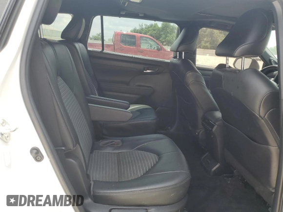 2022 Toyota Highlander XSE with VIN 5TDJZRAH7NS097169, listed as a Copart auction lot 54572455 with 86,007 mi miles and Salvage title. Bid and sale history available at DreamBid. Image 11.