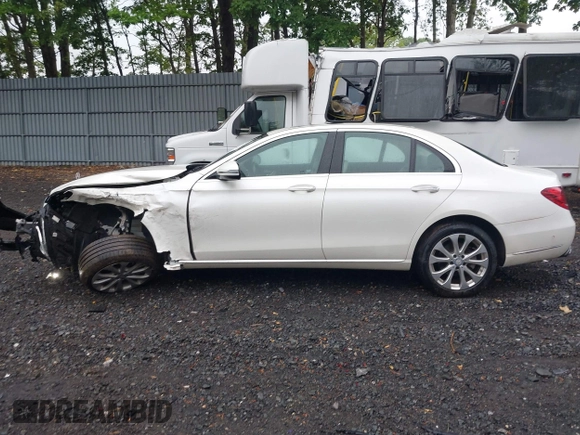 2017 Mercedes-Benz E 300 Luxury with VIN WDDZF4KB5HA187761, listed as a IAAI auction lot 42473454 with 57,031 mi miles and . Bid and sale history available at DreamBid. Image 14.