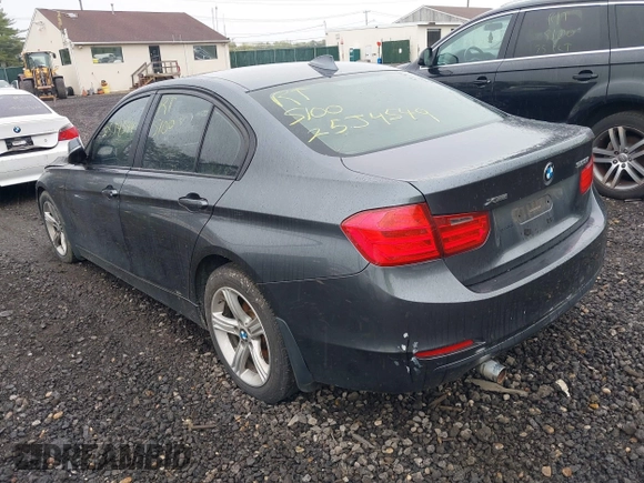 2013 BMW 3 Series 328i xDrive z VIN WBA3B5G5XDNS04431, wystawiony jako IAAI lot #42186095 z przebiegiem Nie podano mil oraz . Historia ofert i sprzedaży dostępna na DreamBid. Obrazek 3.