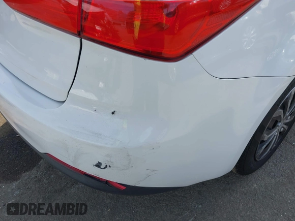 2016 Kia Forte LX with VIN KNAFK4A6XG5574596, listed as a IAAI auction lot 41641410 with 98,898 mi miles. Bid and sale history available at carsss.com. Image 6.