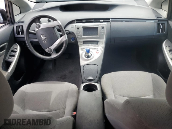 2015 Toyota Prius Advanced z VIN JTDKN3DP9F3068114, wystawiony jako Copart lot #52822755 z przebiegiem Nie podano mil oraz Szkoda całkowita • Salvage title. Historia ofert i sprzedaży dostępna na DreamBid. Obrazek 8.