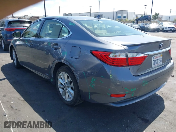 2013 Lexus ES 300h with VIN JTHBW1GG0D2020225, listed as a IAAI auction lot 41949955 with 100,052 mi miles and . Bid and sale history available at DreamBid. Image 3.