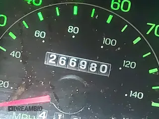 2001 Ford Excursion Limited с VIN 1FMNU43S41ED42856, выставлен на аукционе IAAI как лот 41505179 с пробегом 266 980 миль миль и . История ставок и продаж доступна на DreamBid. Изображение 7.