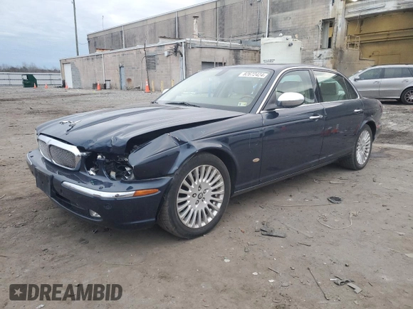 2006 Jaguar XJ Vanden Plas with VIN SAJWA82B86SH09779, listed as a Copart auction lot 82672424 with 161,800 mi miles and Clean Title. Bid and sale history available at carsss.com. Image 1.