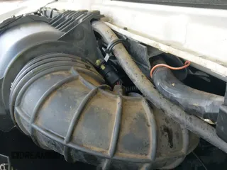 2001 Ford Econoline Cargo Commercial with VIN 1FTSE34L31HA27518, listed as a IAAI auction lot 43173835 with 292,413 mi miles and . Bid and sale history available at DreamBid. Image 12.