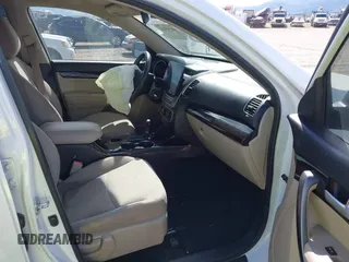 2015 Kia Sorento LX with VIN 5XYKT4A75FG608229, listed as a IAAI auction lot 40395853 with 81,115 mi miles. Bid and sale history available at carsss.com. Image 5.