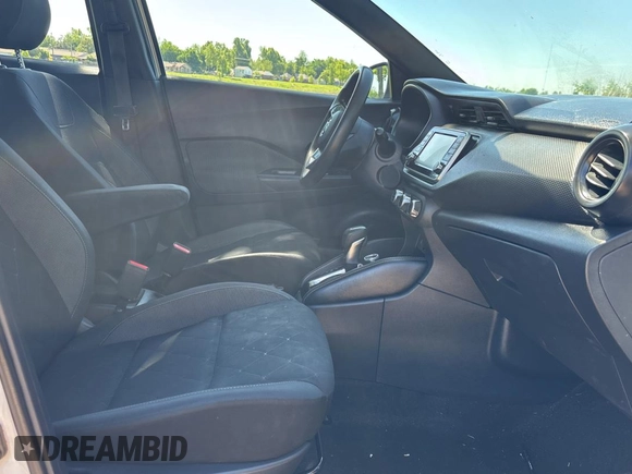 2019 Nissan Kicks S with VIN 3N1CP5CUXKL502608, listed as a Copart auction lot 55879725 with 137,400 mi miles and Clean Title. Bid and sale history available at carsss.com. Image 5.