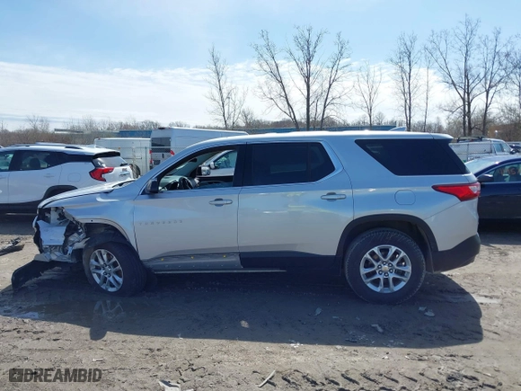 2018 Chevrolet Traverse LS with VIN 1GNERFKW7JJ107758, listed as a IAAI auction lot 41948191 with 91,032 mi miles. Bid and sale history available at carsss.com. Image 13.