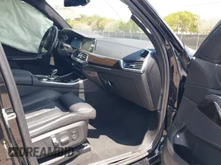 2019 BMW X5 xDrive40i with VIN 5UXCR6C59KLL23735, listed as a IAAI auction lot 41999791 with 31,072 mi miles. Bid and sale history available at carsss.com. Image 5.