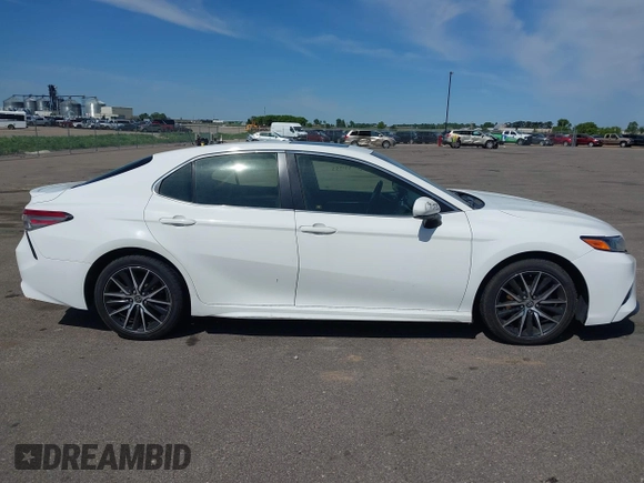 2018 Toyota Camry LE z VIN JTNB11HK2J3048094, wystawiony jako IAAI lot #42331953 z przebiegiem 239 000 mil mil oraz . Historia ofert i sprzedaży dostępna na DreamBid. Obrazek 12.
