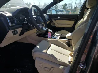 2025 Audi Q5 S line Prestige with VIN WA1F2AFY5S2040003, listed as a Copart auction lot 47780085 with 1,549 mi miles and Salvage Title. Bid and sale history available at carsss.com. Image 7.