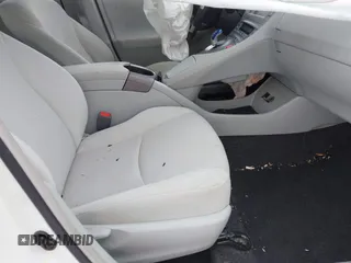 2015 Toyota Prius Four with VIN JTDKN3DU3F1933788, listed as a IAAI auction lot 41602001 with 324,092 mi miles. Bid and sale history available at carsss.com. Image 5.