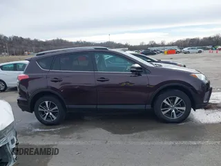 2018 Toyota RAV4 XLE with VIN 2T3RFREV6JW857693, listed as a IAAI auction lot 41541902 with 62,415 mi miles. Bid and sale history available at carsss.com. Image 13.