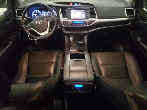 2018 Toyota Highlander SE z VIN 5TDJZRFH8JS528329, wystawiony jako Copart lot #56682465 z przebiegiem 131 082 mil mil oraz Szkoda całkowita • Salvage title. Historia ofert i sprzedaży dostępna na DreamBid. Obrazek 8.