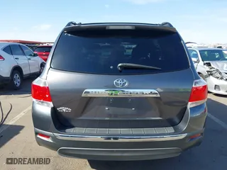 2013 Toyota Highlander with VIN 5TDZK3EHXDS115130, listed as a IAAI auction lot 41974068 with 156,510 mi miles. Bid and sale history available at carsss.com. Image 17.