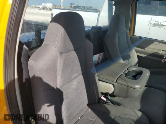 2009 Ford F-250 XL with VIN 1FTNF20589EB05848, listed as a Copart auction lot 80844054 with 120,535 mi miles and Salvage title. Bid and sale history available at DreamBid. Image 10.