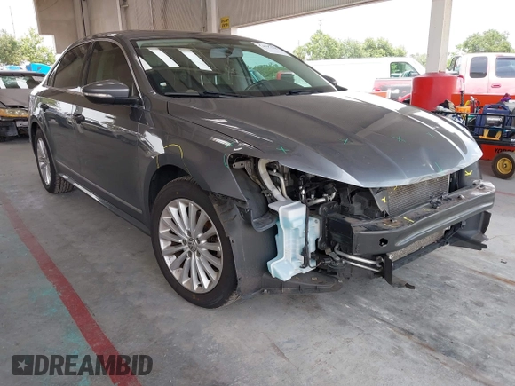 2017 Volkswagen Passat SE z VIN 1VWBT7A32HC031209, wystawiony jako IAAI lot #42445548 z przebiegiem 83 477 mil mil oraz . Historia ofert i sprzedaży dostępna na DreamBid. Obrazek 1.